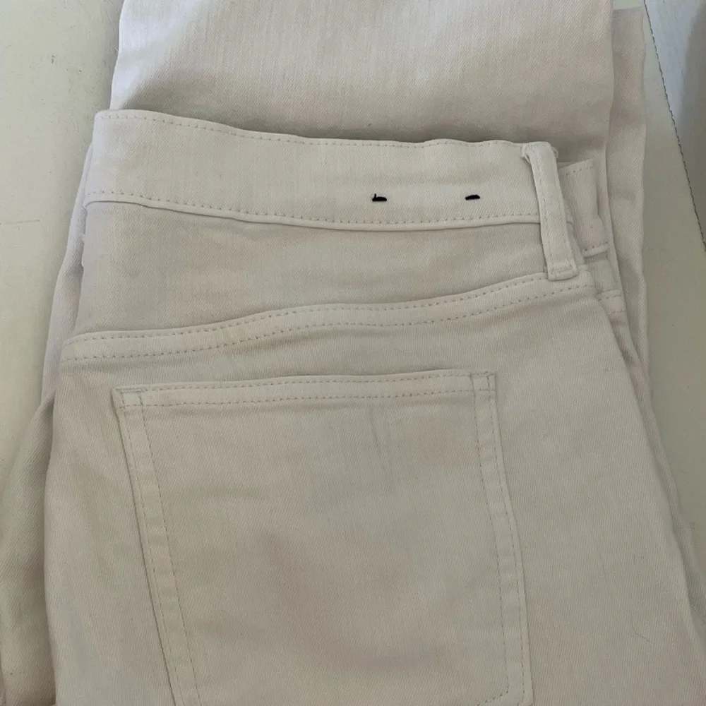 GAP Factory White Ankle & Cropped Jeans - Picture 5 of 7